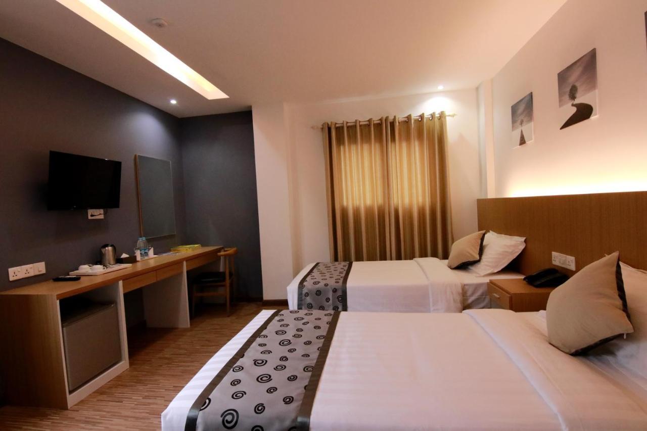 Botahtaung Hotel Yangon Dış mekan fotoğraf