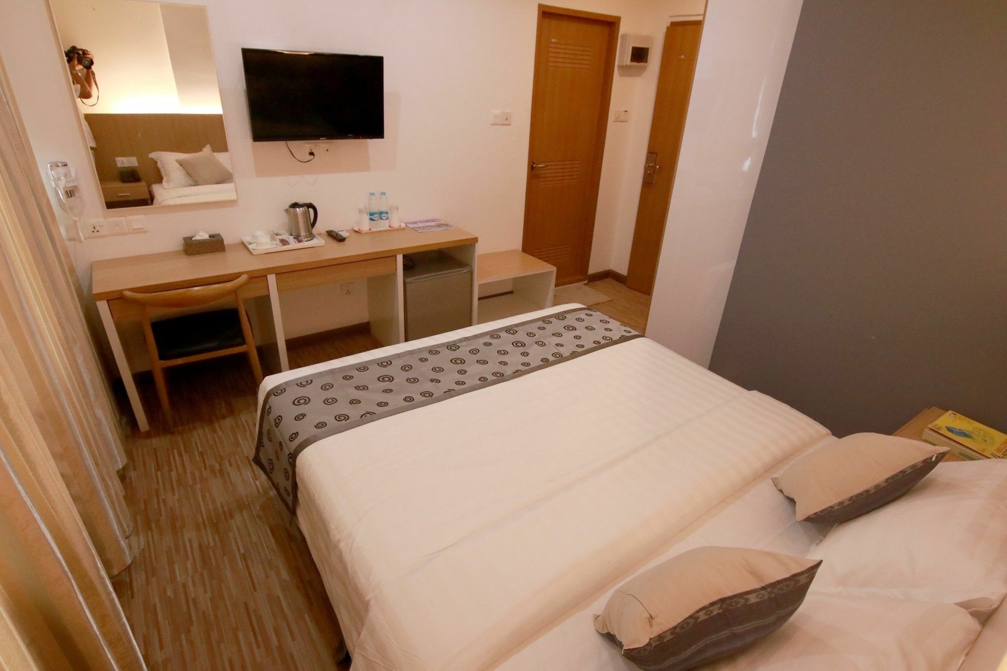 Botahtaung Hotel Yangon Dış mekan fotoğraf