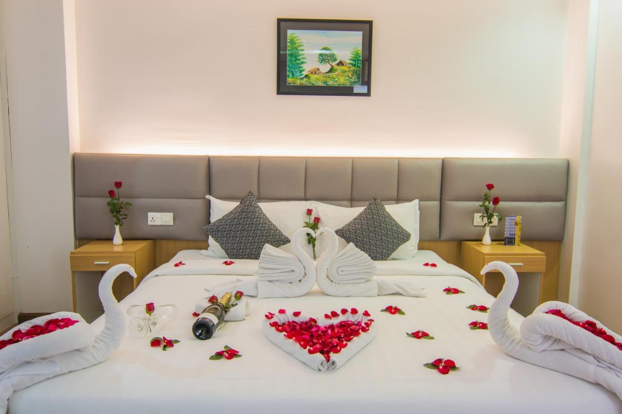 Botahtaung Hotel Yangon Dış mekan fotoğraf