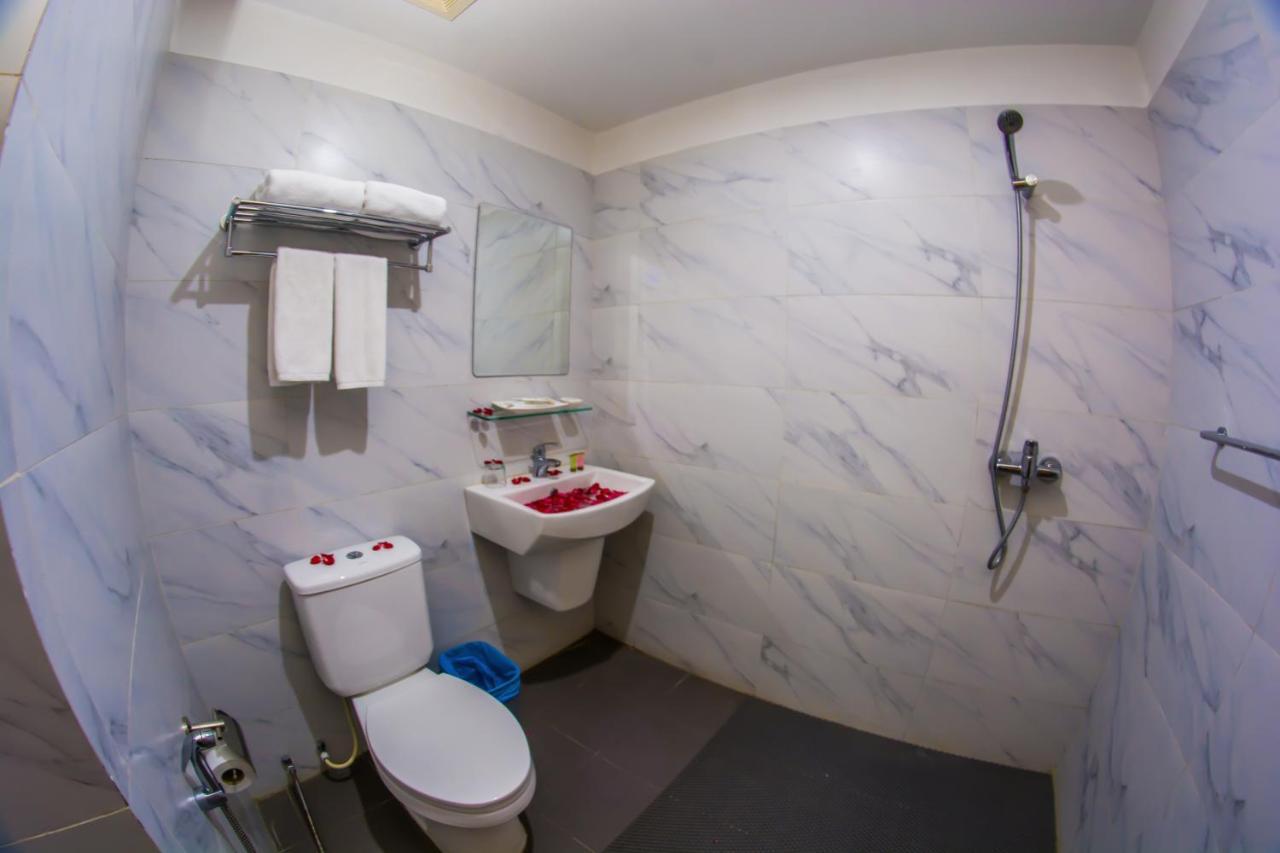 Botahtaung Hotel Yangon Dış mekan fotoğraf