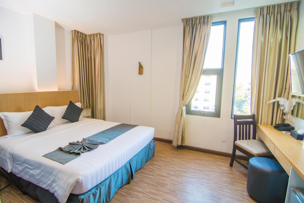 Botahtaung Hotel Yangon Dış mekan fotoğraf